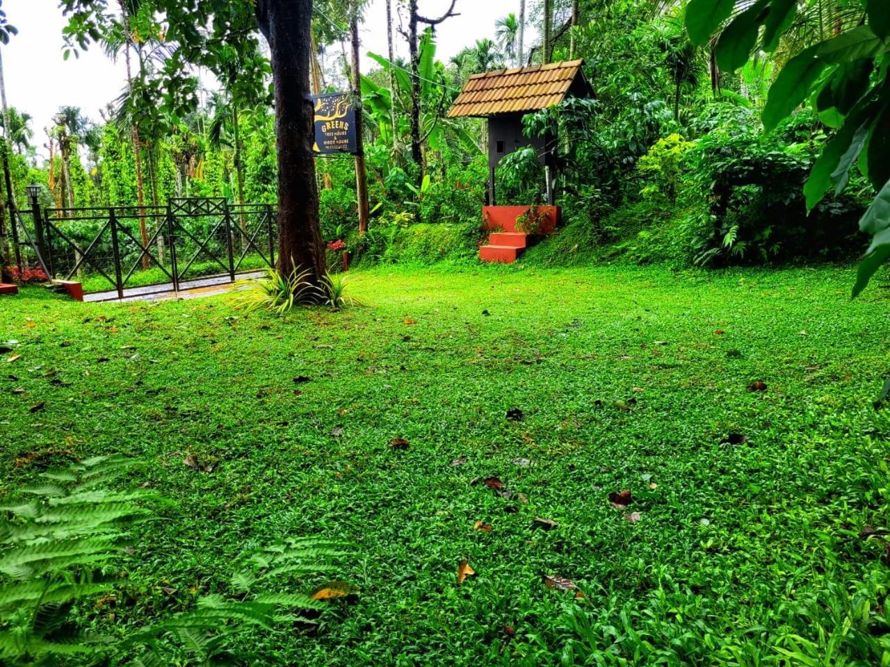 Greens Tree House & Wood House Sultan Bathery Esterno foto