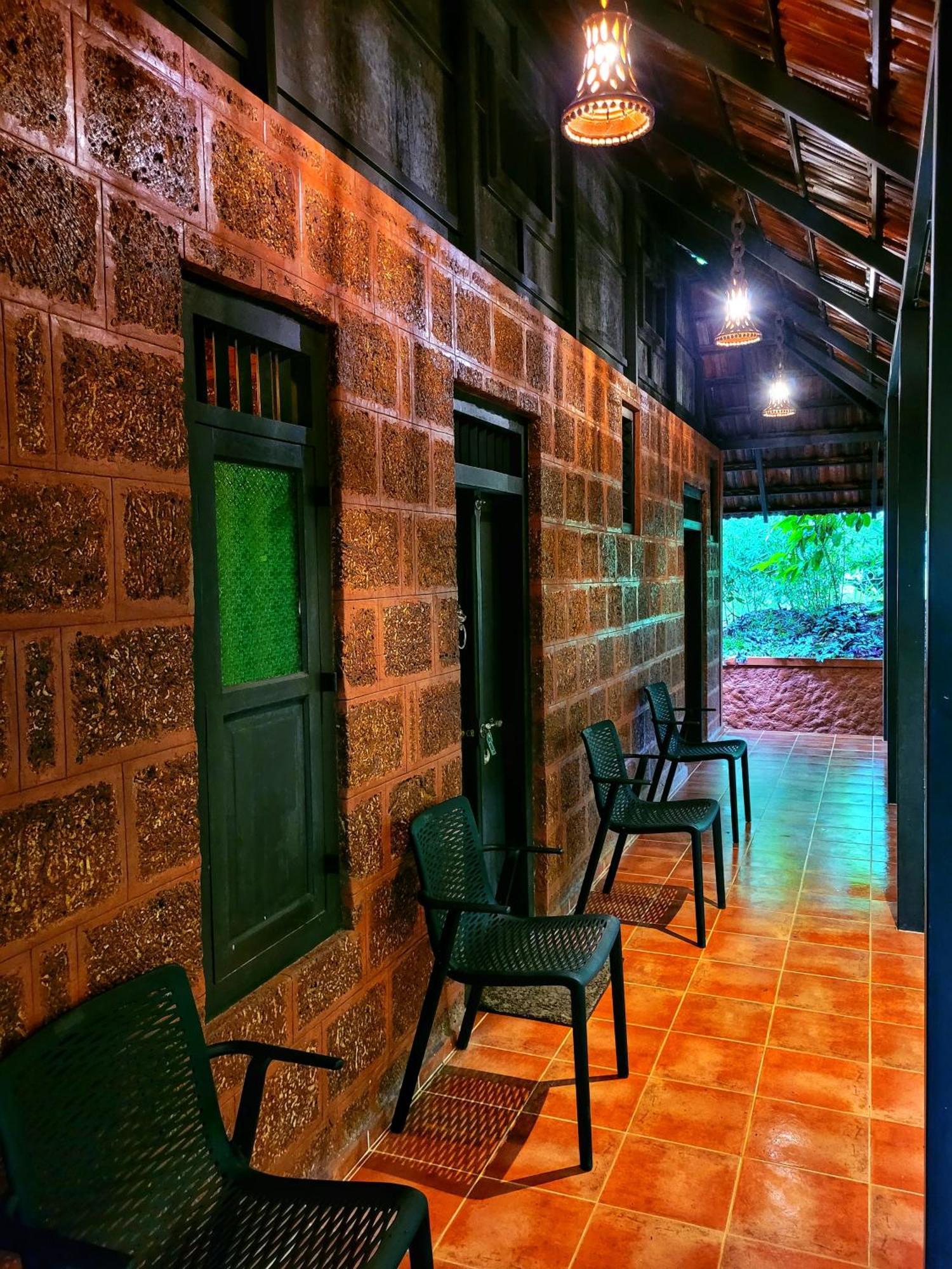Greens Tree House & Wood House Sultan Bathery Esterno foto