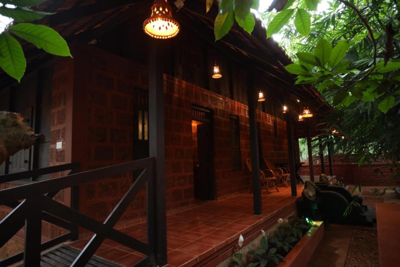 Greens Tree House & Wood House Sultan Bathery Esterno foto